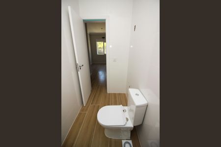 Casa à venda com 66m², 2 quartos e 1 vaga Casa à venda com 66m², 2 quartos e 1 vagaBanheiro da Suíte