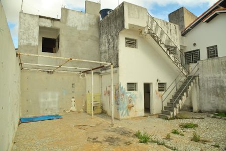 Casa à venda com 250m², 2 quartos e sem vagaQuintal