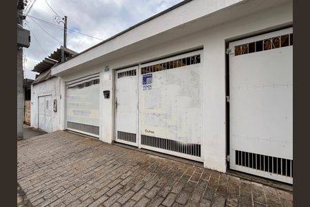 Casa à venda com 250m², 2 quartos e sem vagaFachada
