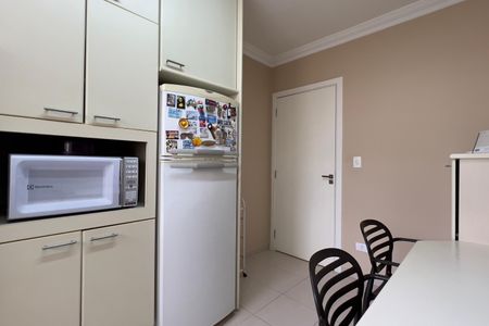 Apartamento para alugar com 186m², 4 quartos e 2 vagas Apartamento para alugar com 186m², 4 quartos e 2 vagasCozinha