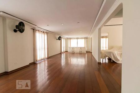 Apartamento para alugar com 186m², 4 quartos e 2 vagas Apartamento para alugar com 186m², 4 quartos e 2 vagasÁrea comum