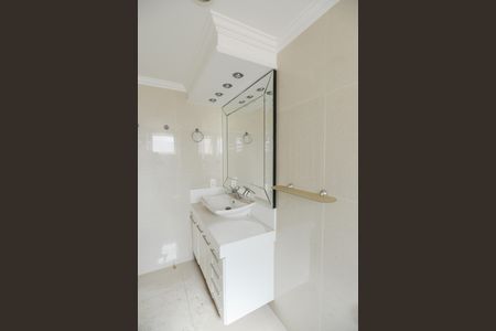 Apartamento para alugar com 200m², 4 quartos e 2 vagas Apartamento para alugar com 200m², 4 quartos e 2 vagasBanheiro da Suíte 3