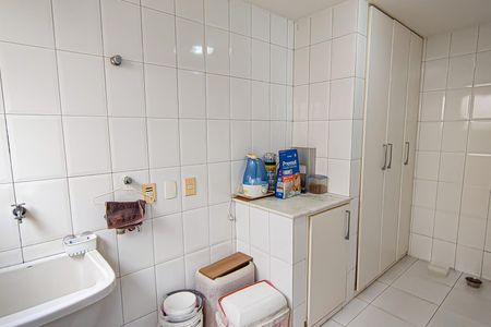 Casa de condomínio para alugar com 540m², 4 quartos e 4 vagas Casa de condomínio para alugar com 540m², 4 quartos e 4 vagasLavanderia