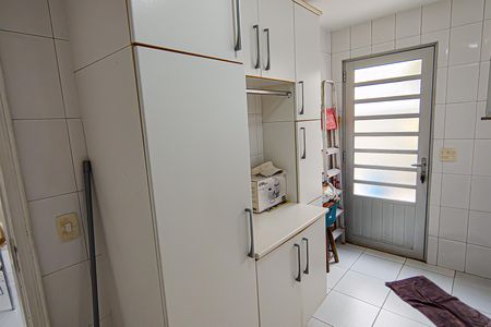 Casa de condomínio para alugar com 540m², 4 quartos e 4 vagas Casa de condomínio para alugar com 540m², 4 quartos e 4 vagasLavanderia