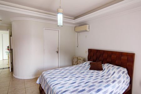 Casa de condomínio para alugar com 540m², 4 quartos e 4 vagas Casa de condomínio para alugar com 540m², 4 quartos e 4 vagasSuíte 4