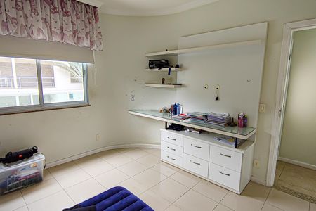 Casa de condomínio para alugar com 540m², 4 quartos e 4 vagas Casa de condomínio para alugar com 540m², 4 quartos e 4 vagasQuarto 3