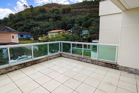 Casa de condomínio para alugar com 540m², 4 quartos e 4 vagas Casa de condomínio para alugar com 540m², 4 quartos e 4 vagasVaranda da Suíte 4