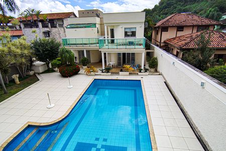 Casa de condomínio para alugar com 540m², 4 quartos e 4 vagas Casa de condomínio para alugar com 540m², 4 quartos e 4 vagasÁrea comum