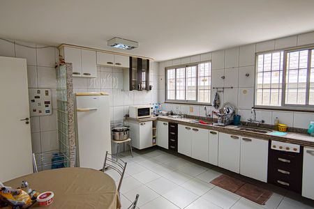 Casa de condomínio para alugar com 540m², 4 quartos e 4 vagas Casa de condomínio para alugar com 540m², 4 quartos e 4 vagasCozinha