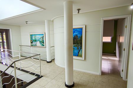 Casa de condomínio para alugar com 540m², 4 quartos e 4 vagas Casa de condomínio para alugar com 540m², 4 quartos e 4 vagasCorredor