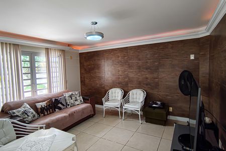 Casa de condomínio para alugar com 540m², 4 quartos e 4 vagas Casa de condomínio para alugar com 540m², 4 quartos e 4 vagasSala