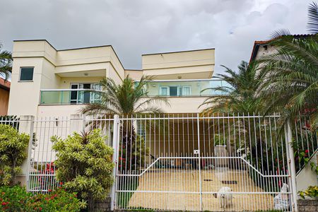 Casa de condomínio para alugar com 540m², 4 quartos e 4 vagas Casa de condomínio para alugar com 540m², 4 quartos e 4 vagasFachada