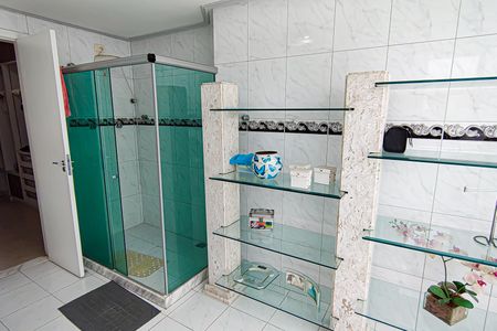 Casa de condomínio para alugar com 540m², 4 quartos e 4 vagas Casa de condomínio para alugar com 540m², 4 quartos e 4 vagasBanheiro da Suíte 4