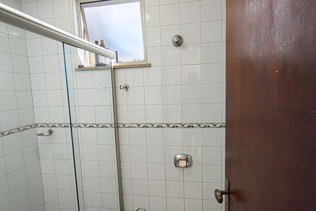 Casa de condomínio para alugar com 540m², 4 quartos e 4 vagas Casa de condomínio para alugar com 540m², 4 quartos e 4 vagasbanheiro da Área comum