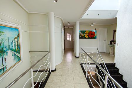 Casa de condomínio para alugar com 540m², 4 quartos e 4 vagas Casa de condomínio para alugar com 540m², 4 quartos e 4 vagasCorredor