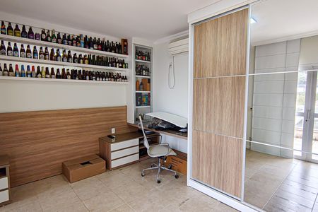 Casa de condomínio para alugar com 540m², 4 quartos e 4 vagas Casa de condomínio para alugar com 540m², 4 quartos e 4 vagasSuíte