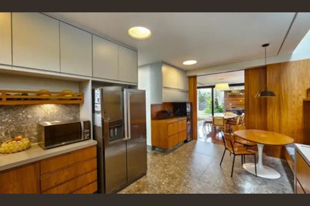Casa à venda com 458m², 4 quartos e 4 vagas