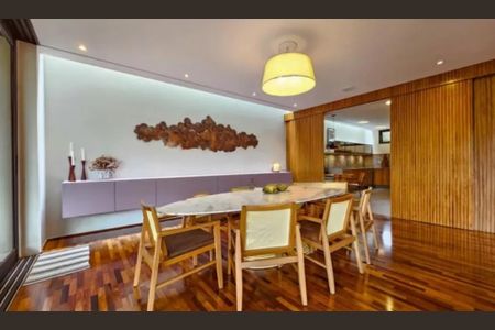 Casa à venda com 458m², 4 quartos e 4 vagas