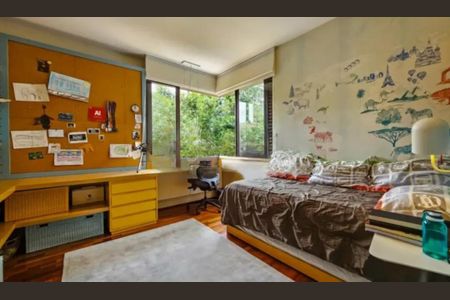 Casa à venda com 458m², 4 quartos e 4 vagas