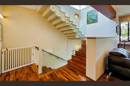 Casa à venda com 458m², 4 quartos e 4 vagas
