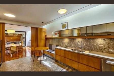 Casa à venda com 458m², 4 quartos e 4 vagas