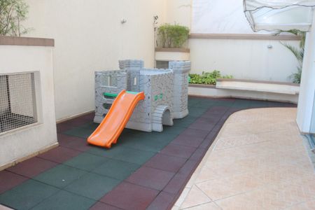 Apartamento à venda com 65m², 2 quartos e 1 vagaÁrea comum - Playground