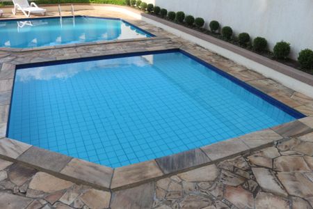 Apartamento à venda com 65m², 2 quartos e 1 vagaÁrea comum - Piscina