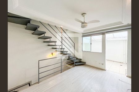 Sala de casa de condomínio à venda com 2 quartos, 124m² em Conceicao, Osasco