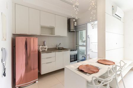 Apartamento à venda com 52m², 1 quarto e 1 vaga Apartamento à venda com 52m², 1 quarto e 1 vagaCozinha