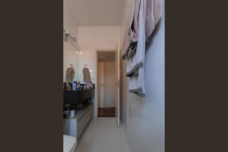 Casa à venda com 220m², 3 quartos e 7 vagasBanheiro da Suíte