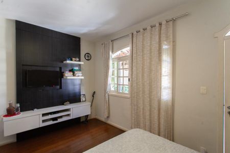 Casa à venda com 220m², 3 quartos e 7 vagasSuíte