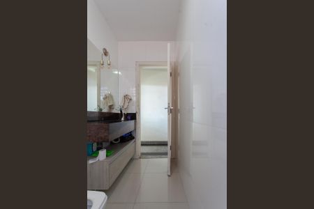 Casa à venda com 220m², 3 quartos e 7 vagasBanheiro Social 2