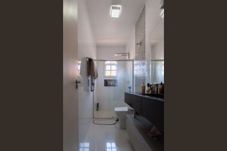 Casa à venda com 220m², 3 quartos e 7 vagasBanheiro da Suíte