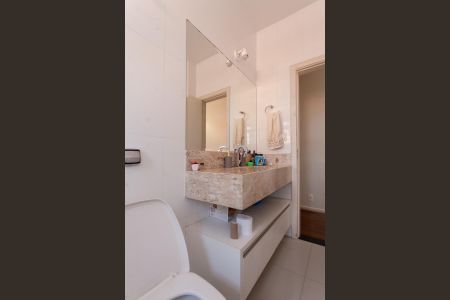 Casa à venda com 220m², 3 quartos e 7 vagasBanheiro Social 1