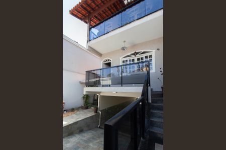 Casa à venda com 220m², 3 quartos e 7 vagasFachada