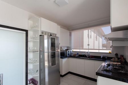 Casa à venda com 220m², 3 quartos e 7 vagasCozinha