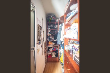 Apartamento à venda com 178m², 3 quartos e 2 vagas Apartamento à venda com 178m², 3 quartos e 2 vagasCloset