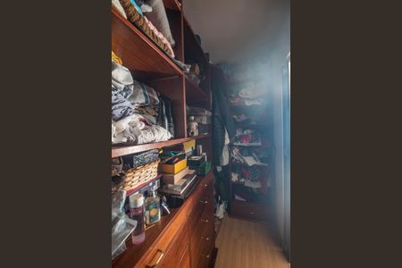 Apartamento à venda com 178m², 3 quartos e 2 vagas Apartamento à venda com 178m², 3 quartos e 2 vagasCloset