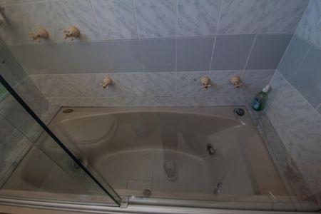 Apartamento à venda com 178m², 3 quartos e 2 vagas Apartamento à venda com 178m², 3 quartos e 2 vagasBanheiro da Suíte