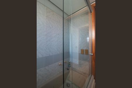 Apartamento à venda com 178m², 3 quartos e 2 vagas Apartamento à venda com 178m², 3 quartos e 2 vagasBanheiro da Suíte