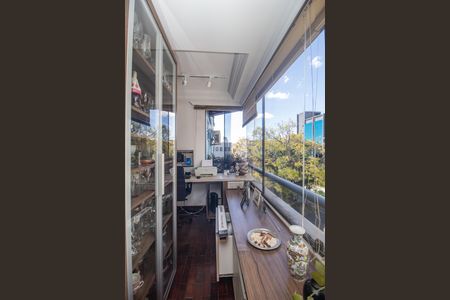 Apartamento à venda com 178m², 3 quartos e 2 vagas Apartamento à venda com 178m², 3 quartos e 2 vagasSala