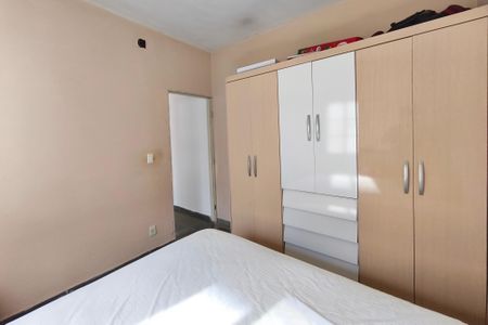 Casa à venda com 180m², 4 quartos e 2 vagas Casa à venda com 180m², 4 quartos e 2 vagasEdícula - Quarto