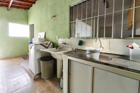 Casa à venda com 180m², 4 quartos e 2 vagas Casa à venda com 180m², 4 quartos e 2 vagasÁrea de Serviço