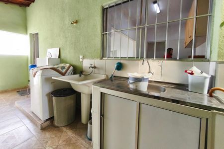 Casa à venda com 180m², 4 quartos e 2 vagas Casa à venda com 180m², 4 quartos e 2 vagasÁrea de Serviço