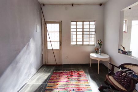 Casa à venda com 180m², 4 quartos e 2 vagas Casa à venda com 180m², 4 quartos e 2 vagasEdícula - Sala