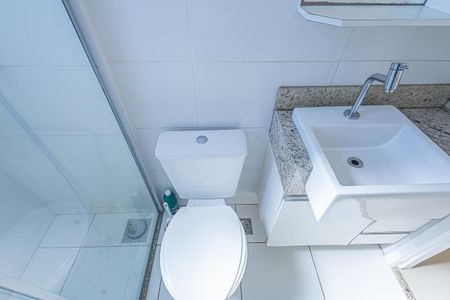 Apartamento à venda com 55m², 2 quartos e 1 vaga Apartamento à venda com 55m², 2 quartos e 1 vagaBanheiro