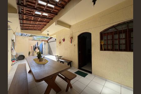 Casa à venda com 147m², 3 quartos e 3 vagas Casa à venda com 147m², 3 quartos e 3 vagasÁrea comum