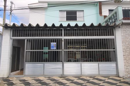 Casa à venda com 240m², 3 quartos e 2 vagasFachada