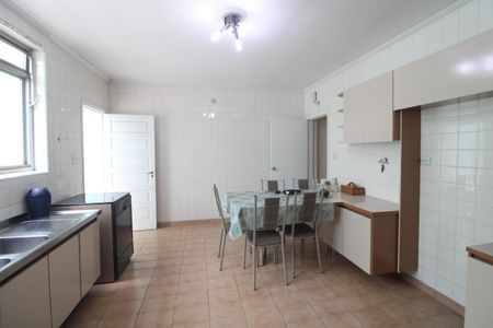 Casa à venda com 240m², 3 quartos e 2 vagasCozinha