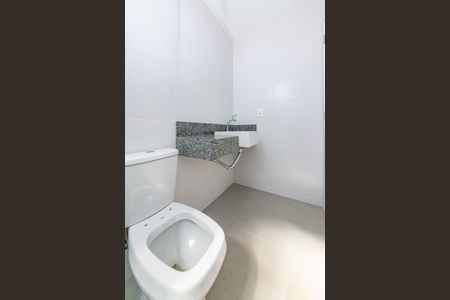 Apartamento à venda com 73m², 2 quartos e 1 vaga Apartamento à venda com 73m², 2 quartos e 1 vagaBanheiro da Suíte 2